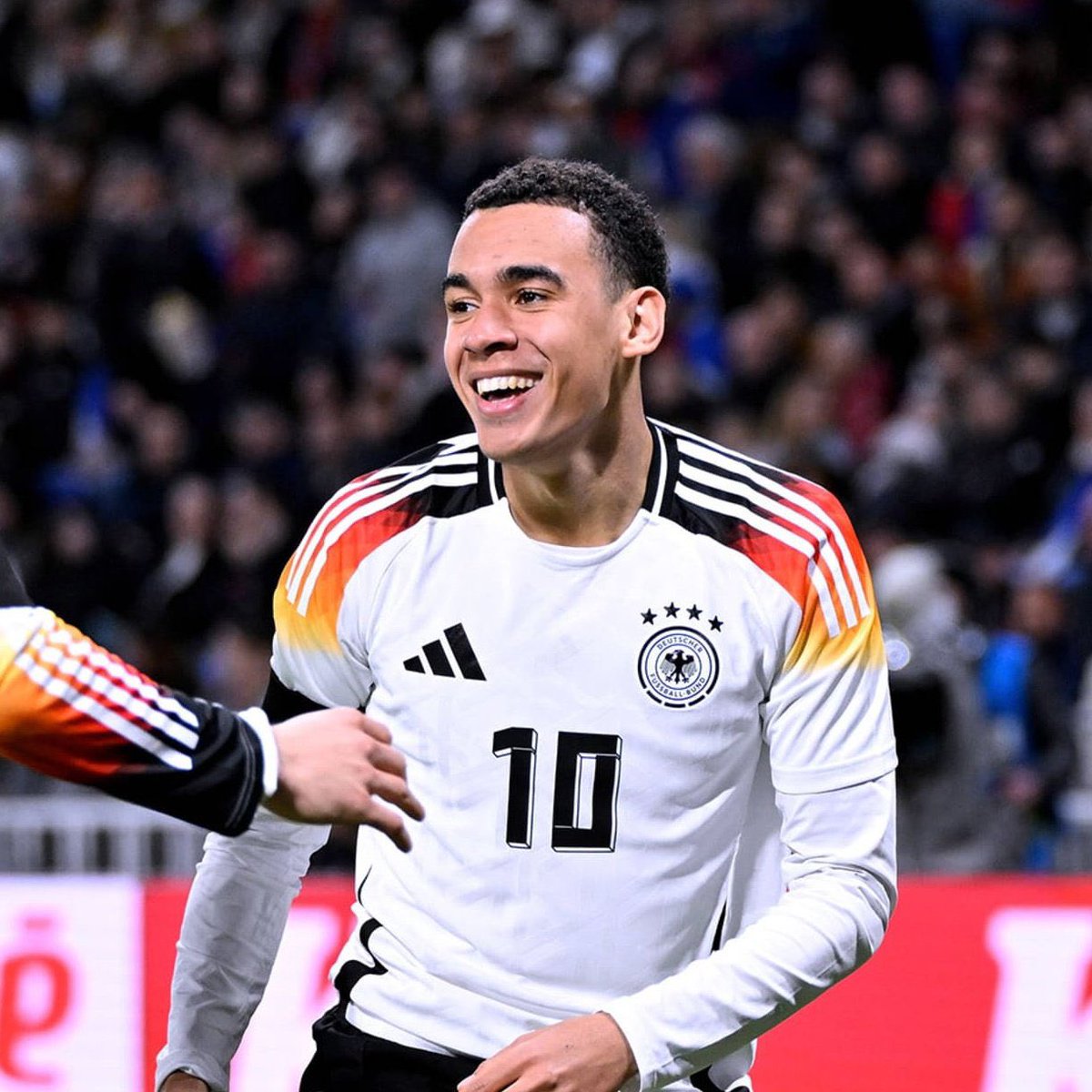 secretshirtco's tweet image. If Jamal Musiala scores FIRST vs Hungary today we’ll giveaway a SecretShirt.co box 📦

To enter 👇

🔄 Retweet this tweet
🤝 Follow us

Good luck!