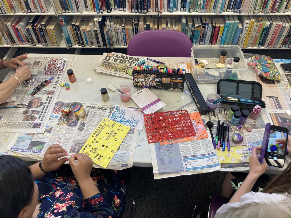 Luton Libraries Well & Wise (@lutonwellwise) on Twitter photo Our Creative Craft wellbeing attendees have been busy lately!
The health benefits they’ve received from reflecting & channelling their artistic side has been a joy to witness 👏
<a href="/LutonLibraries/">Luton Libraries</a> <a href="/LutonTotal/">LutonTotal</a> <a href="/ActiveLuton/">Active Luton</a>
#Luton #Libraries #Wellbeing Our Creative Craft wellbeing attendees have been busy lately!
The health benefits they’ve received from reflecting & channelling their artistic side has been a joy to witness 👏
<a href="/LutonLibraries/">Luton Libraries</a> <a href="/LutonTotal/">LutonTotal</a> <a href="/ActiveLuton/">Active Luton</a>
#Luton #Libraries #Wellbeing