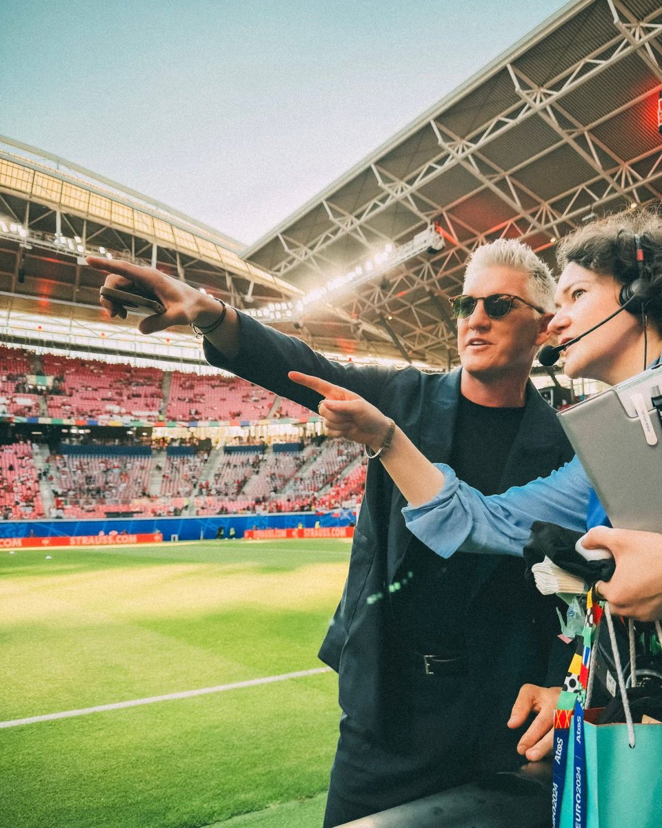 Bastian Schweinsteiger tweet media