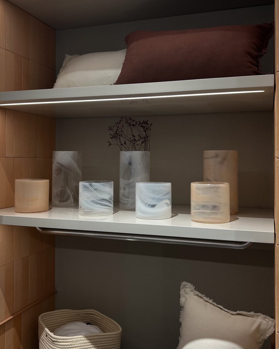 เพิ่งเคยไป Jaspal Home เซลล์อยู่ 50% สไตล์น่ารักดี โค้งๆมนๆ สดใส เน้นลุคสวยๆ ราคากลางๆ เท่าที่ดูราคาสูงกว่ารึพอๆกับ hmhome แต่ต่ำกว่า zara home สไตล์ของ hmhome จะดูเก๋ชิค zara home ดูคลาสสิค ออร์แกนิค ส่วน Jaspal นุ้บนิ้บพาสเทล สีเด้งๆ ไปเลย
.
ลดบางไอเท็มน้า📍 ที่เซ็นทรัลเวิร์ล