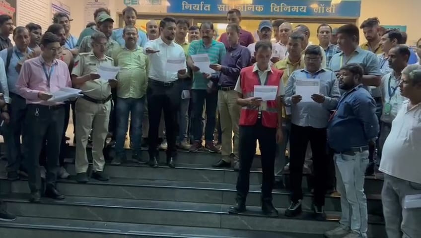 During the ongoing ‘नशा मुक्त भारत पखवाड़ा’ from12 to 26June 2024, officers of Air Cargo Export Commissionerate took ‘Say yes to life, No to drugs’ e-pledge committing themselves to the cause of stopping drug abuse. Various other stakeholders were also administered physical oath.