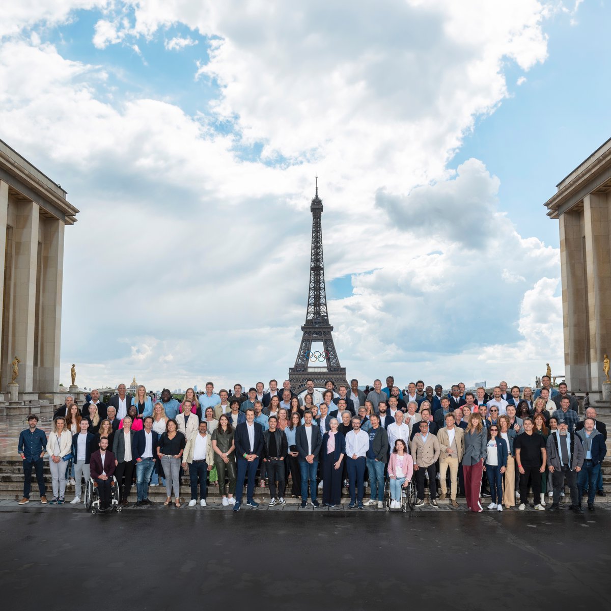 🤩 Nos deux coach nationaux U21 seront la voix du hockey pendant les Jeux !

👏🏼 Félicitations à Sophie Llobet et à Matthias Dierkens, nommés consultants <a href="/FranceTV/">France tv</a>  pour les épreuves de hockey de cet été !

🏑 Rendez-vous dès le 27 juillet pour les premiers matchs des Bleu/es !