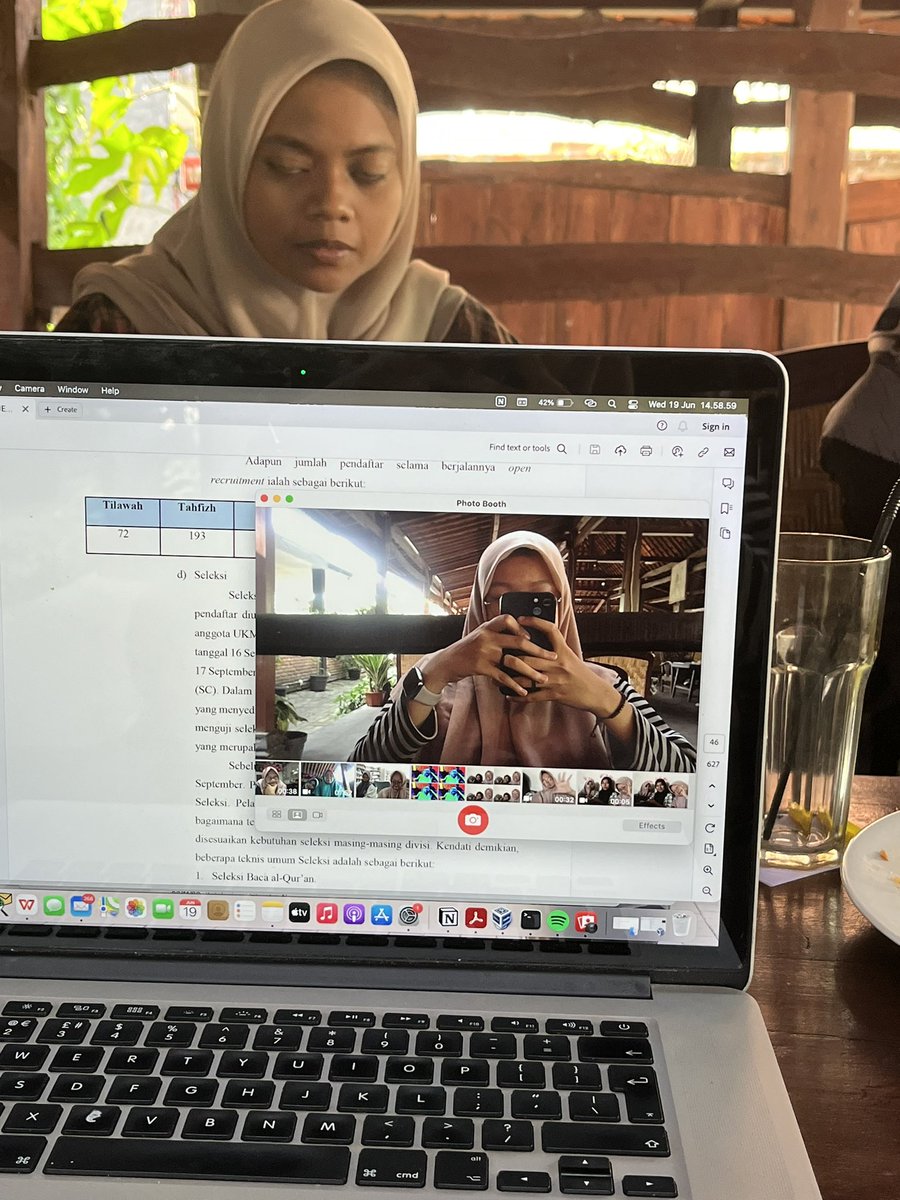 biblioophiles's tweet image. turnitin 11% brooohhh #gue #bikin #sendiri