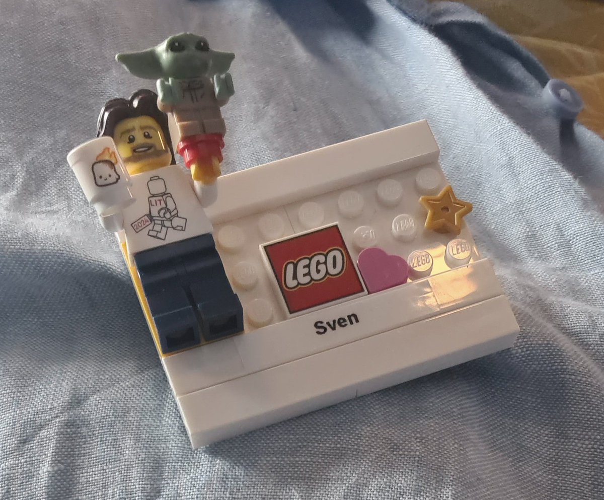 SvenHilbrants's tweet photo. It's me #LEGO #InsideTour
Moesten een poppetje maken maar had mijne al. Wel een awesome nieuw lichaampje 😊 https://t.co/khlw76yoSA