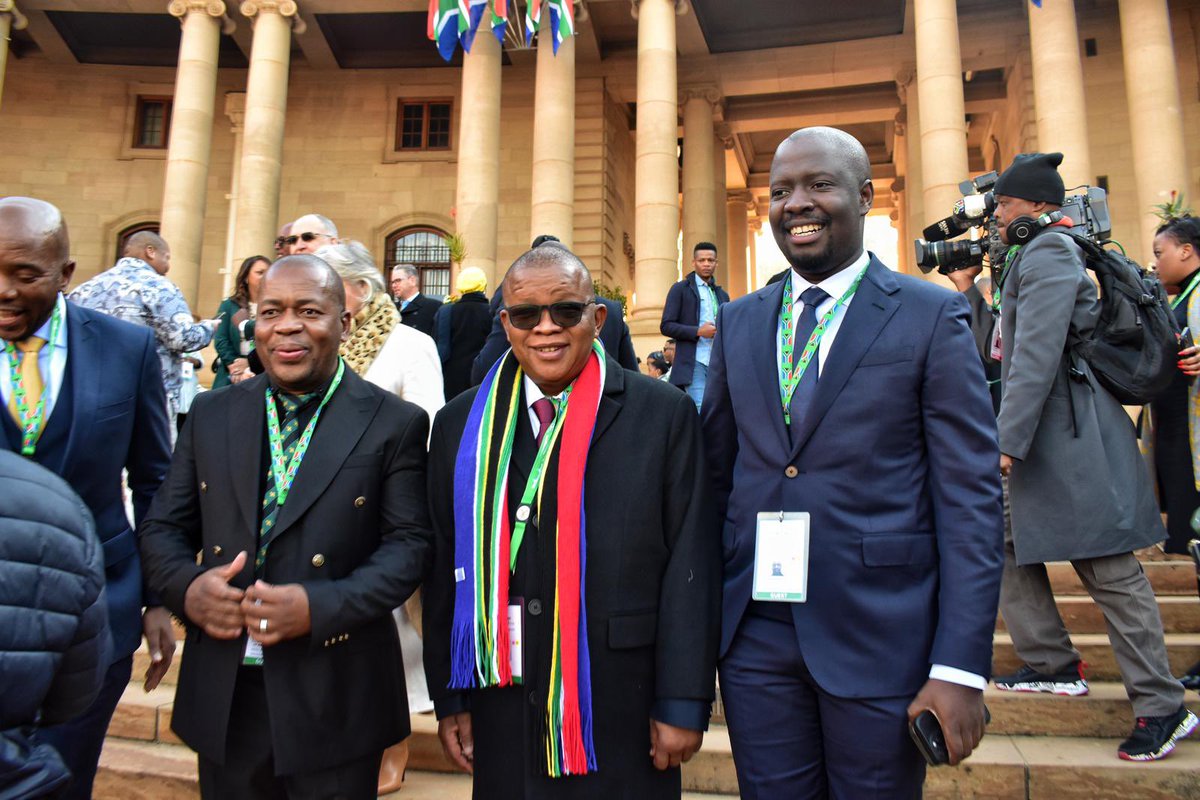 [IN PICTURES] ANC Officials and NEC members join dignitaries at the Union Buildings in Pretoria to witness the inauguration of President-Elect Comrade Matamela Cyril Ramaphosa as the President of the Republic of South Africa.

#SAlnauguration2024
#PresidentialInauguration