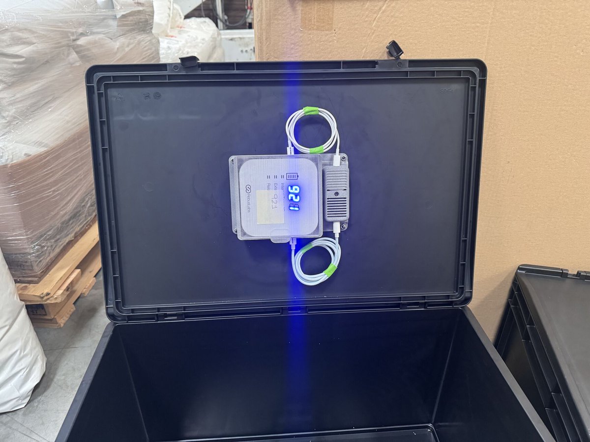 sisters_eu's tweet photo. STOREBOX VALIDATION HAS BEGUN! 🌟
@aitiip's storebox, with 3D-printed casings, is being tested at @fondazionemach and Ayecue. These smart containers monitor food in real-time, starting with mushrooms. 🍄 Storebox cuts food losses and saves energy by reducing transport needs. 💡 https://t.co/sKujDNu0YJ