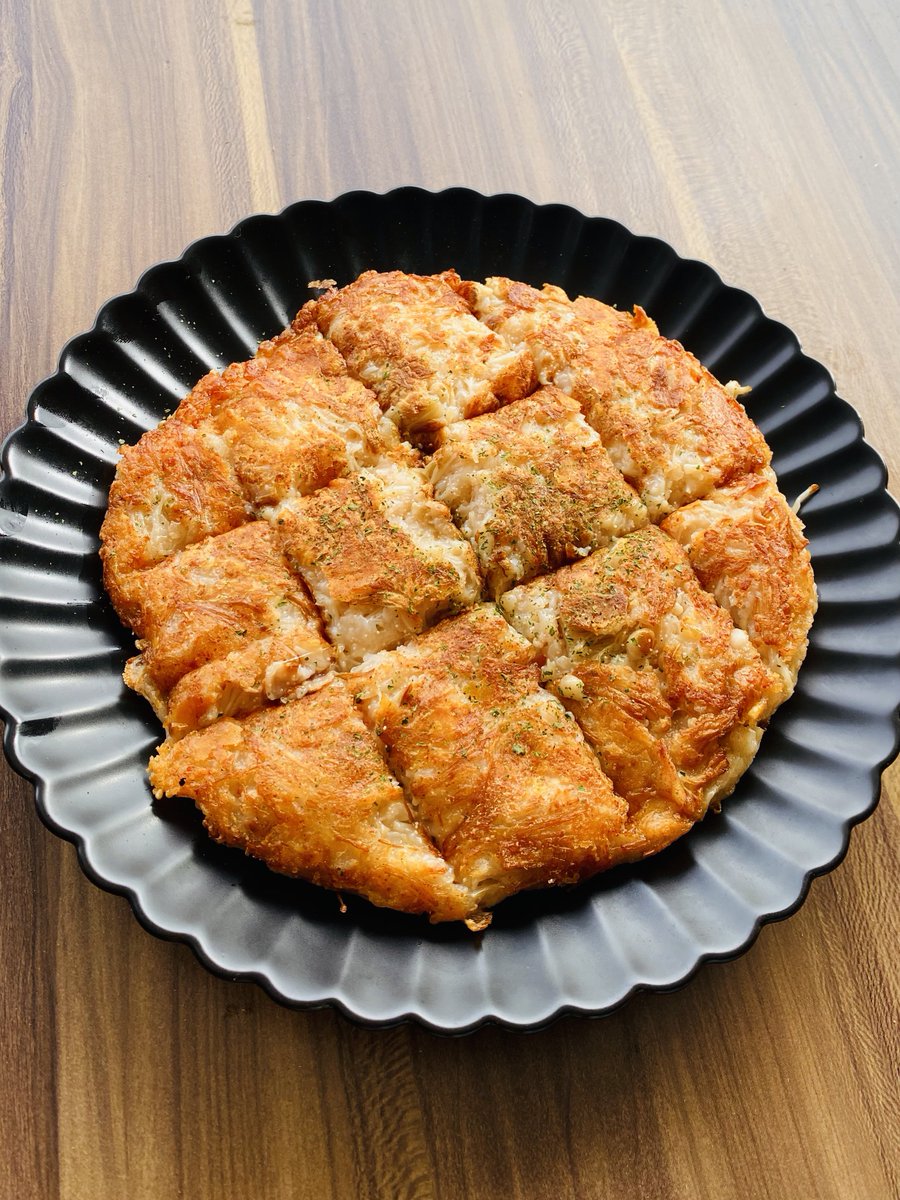 tbs_dn's tweet photo. 長芋はおろしてえのきと明太子、チーズ、だしの素、片栗粉を混ぜて焼いたら最高に美味しいからぜっひ一回やってみてほしい。 https://t.co/vNbuhCB5w9