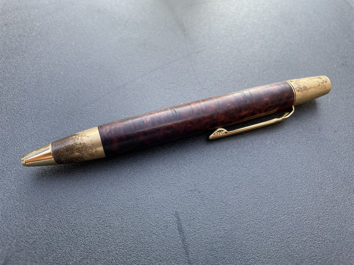 斑紋孔雀色の経年変化。あまりXに投稿が見当たらないが、普通に毎日