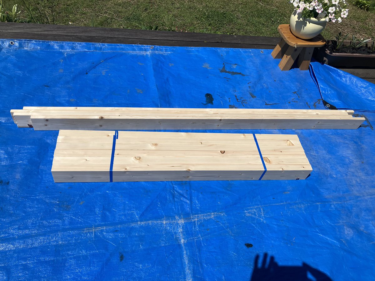 gen30805's tweet photo. エシニカルSPFとやらを使って鉢植え台を作ってみました
2×4 1.2m 6本入りで税込1,097円
天板の1×4を入れても一台あたり、千円くらい

結構、良いかも https://t.co/q0CNhXhoow