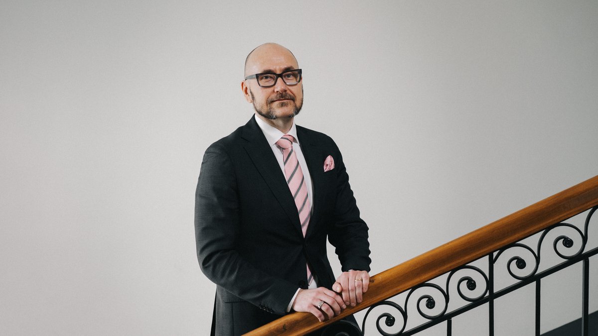 Suomen julkinen hallinto on saavuttanut paljon digitalisaation avulla. Organisaatiokohtainen digitalisaatiokehitys alkaa kuitenkin tulla tiensä päähän. Mistä löytyisi menestyksen avaimet tuleville vuosikymmenille, kysyy <a href="/VMuutiset/">Valtiovarainministeriö | Finansministeriet</a> <a href="/levasma/">Jarkko Levasma</a> #Pulloposti’ssa.
centrumbalticum.org/julkaisut/pull…