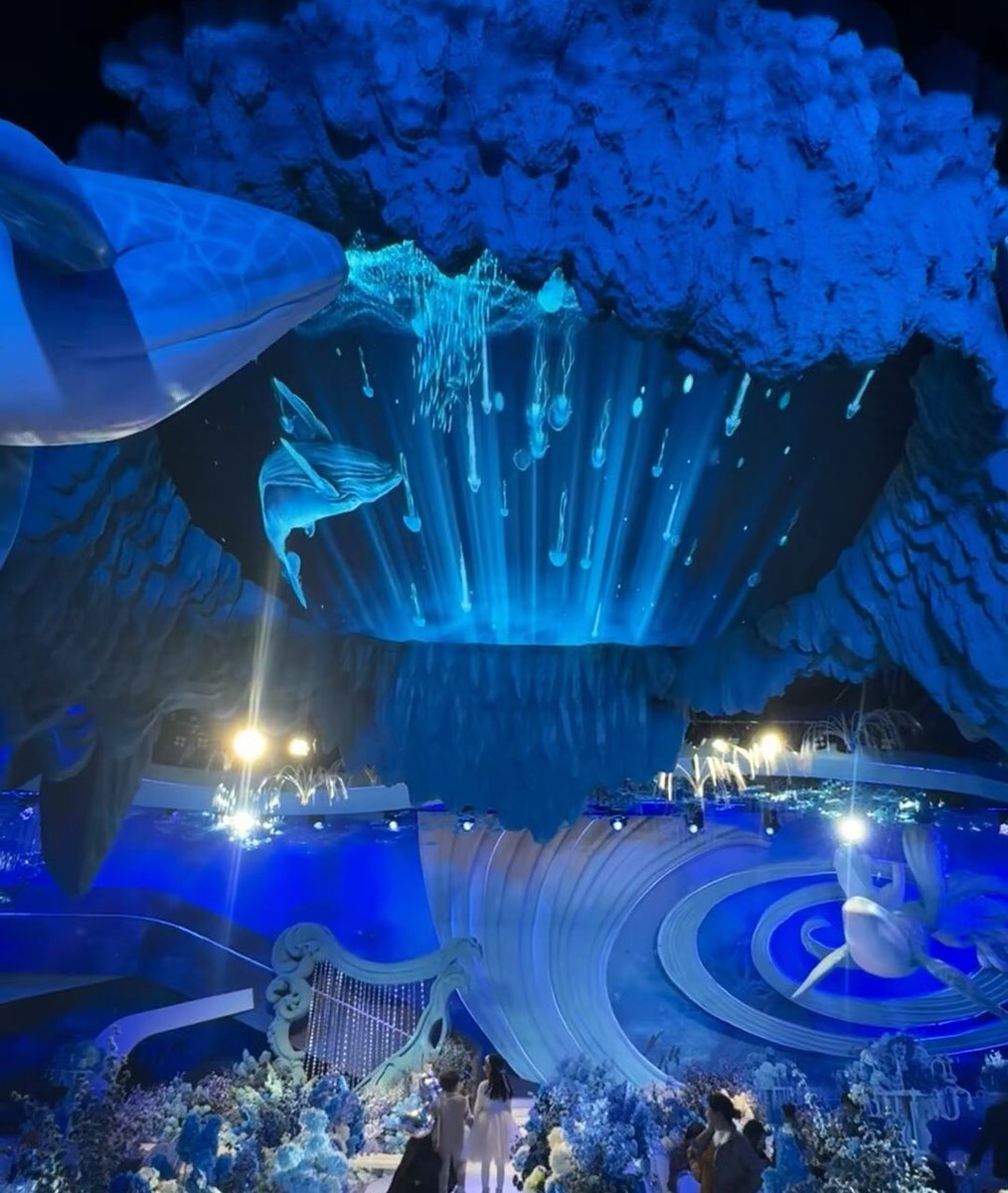 May you be happily married, grow old together, may everything go as you wish, and may you be happy for a long time.