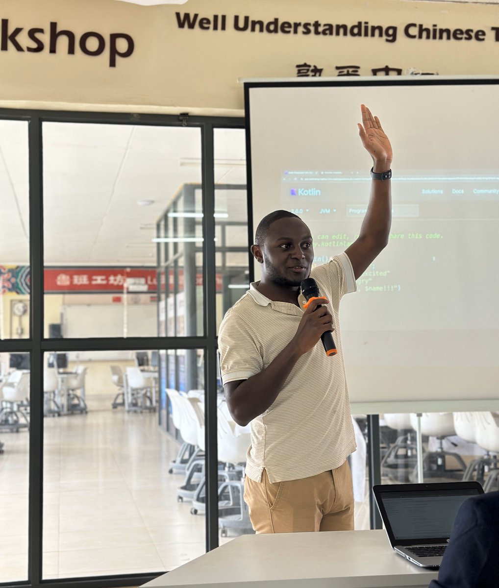 GDGoC_MksU's tweet image. #KotlinConfGlobal had us thrilled to bits this past saturday, the atmosphere was splendid with the speakers who lit up the event with insightful, fun and educational sessions👌🏾

A heartfelt thank you to @jetbrains for hosting such a phenomenal event🤩
#KotlinConfGlobal
#gdscmksu