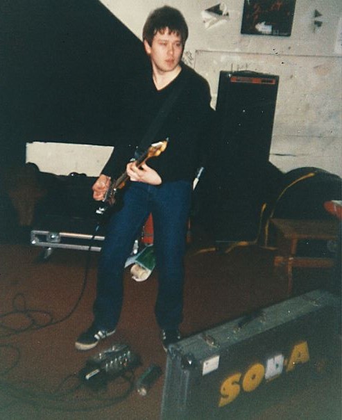 Sodabritpopband's tweet photo. Michael Ian Milner - ( 20th Nov 1972 - 19th June 2014 )
Rest in peace r kid 
#britpop #hullbands #90sbands #ukmusichistory https://t.co/TK1AKlM0MX