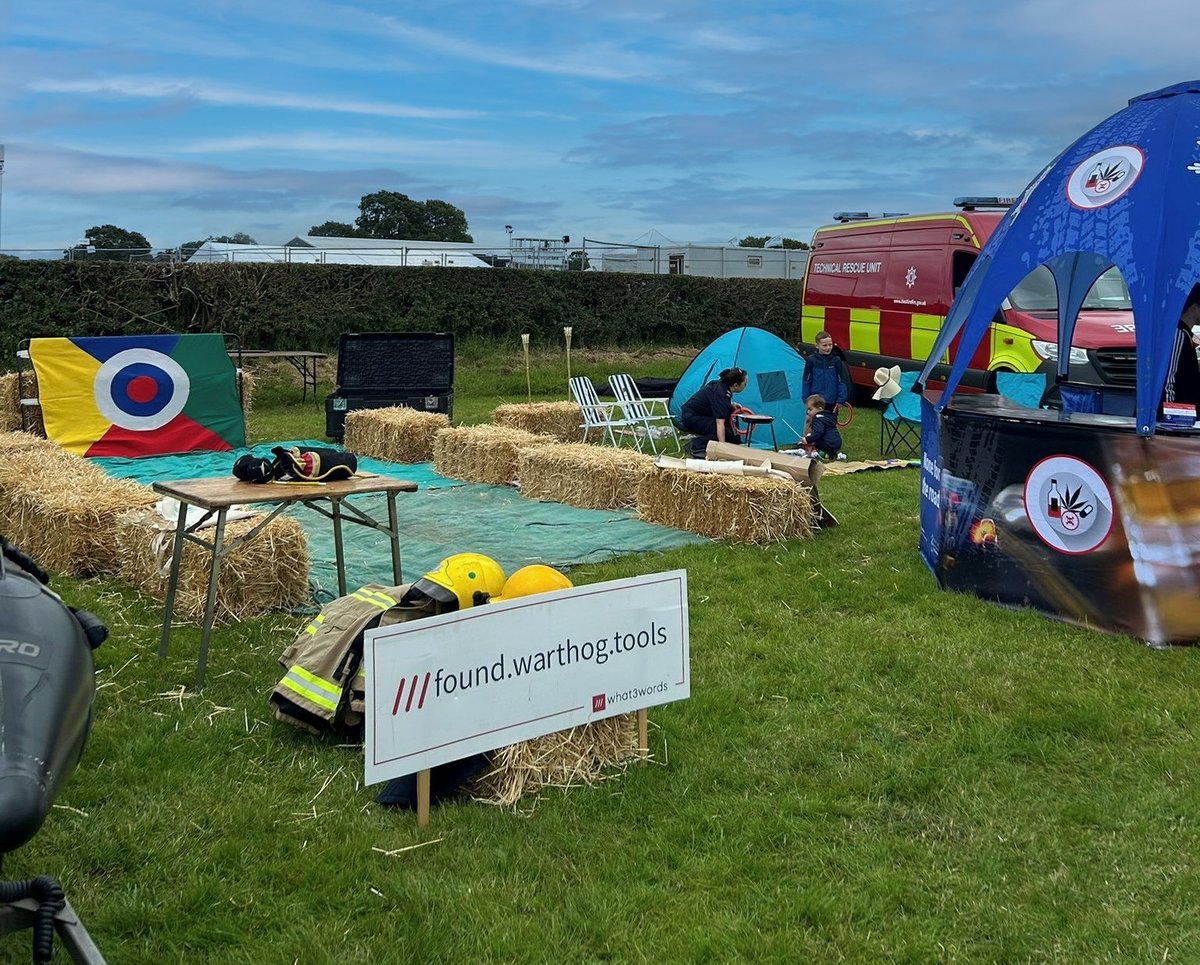 CheshireFire's tweet image. We're back for day two of @CheshireShow and the sun is out! If you are heading to the show today make sure you come and see us. 

Find us on row C1 or by using what3words ///found.warthog.tools

#DrowningPreventionWeek #Fatal5 #CheshireShow