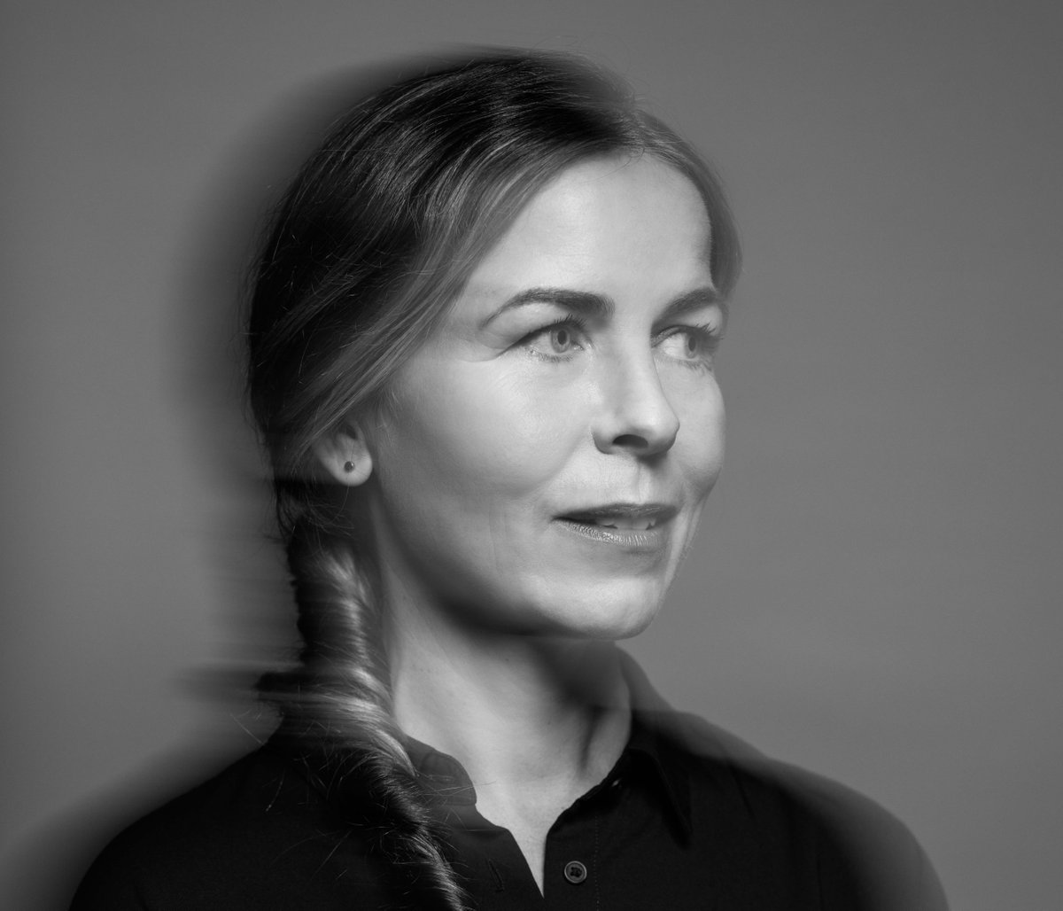 Akademie van Kunsten (@de_avk) on Twitter photo Hebben de verhalen van schoonmakers ook een plek in de kunstgeschiedenis? Maria Barnas onderzoekt de rol van schoonmaken en sporen achterlaten in de beeldende kunst, en of het mogelijk is om op nieuwe manieren kunstgeschiedenis te schrijven. <a href="/NIAS_KNAW/">Netherlands Institute for Advanced Study</a> bit.ly/3VNOyL7?utm_so… Hebben de verhalen van schoonmakers ook een plek in de kunstgeschiedenis? Maria Barnas onderzoekt de rol van schoonmaken en sporen achterlaten in de beeldende kunst, en of het mogelijk is om op nieuwe manieren kunstgeschiedenis te schrijven. <a href="/NIAS_KNAW/">Netherlands Institute for Advanced Study</a> bit.ly/3VNOyL7?utm_so…