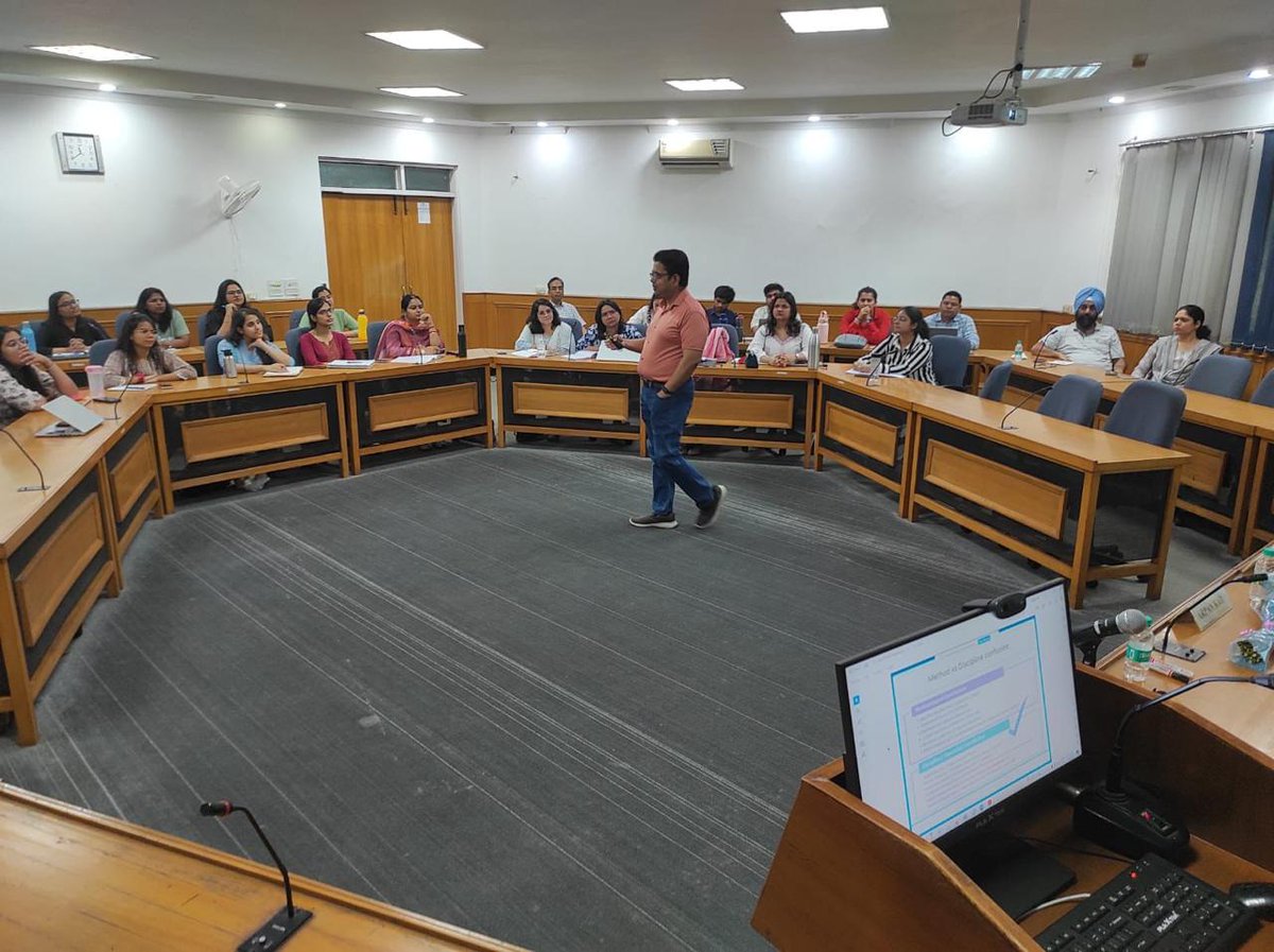 iift_official's tweet image. Delighted to host Prof. Arpan Kar, an Eminent Professor of Information Systems at IIT Delhi, for an insightful Research Talks session at IIFT,  Delhi. 
We extend our gratitude to Prof. Kar and all the attendees for making this event a success!
#Researchpaper #researcharticles