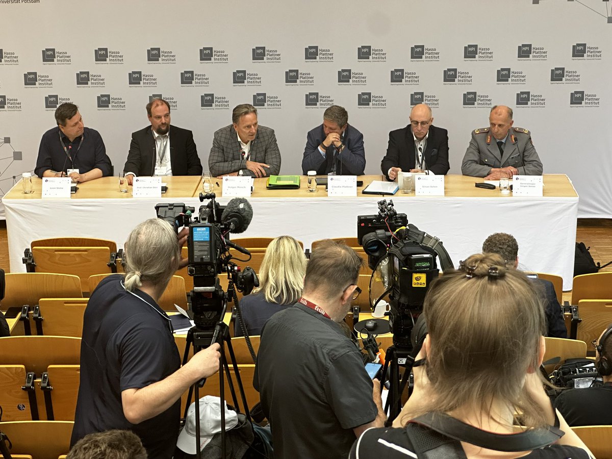 PK Potsdamer Konferenz für Nationale #CyberSicherheit am #hpi: “Die Lage ist besorgniserregend” und “die Zeitenwende ist noch nicht überall angekommen”