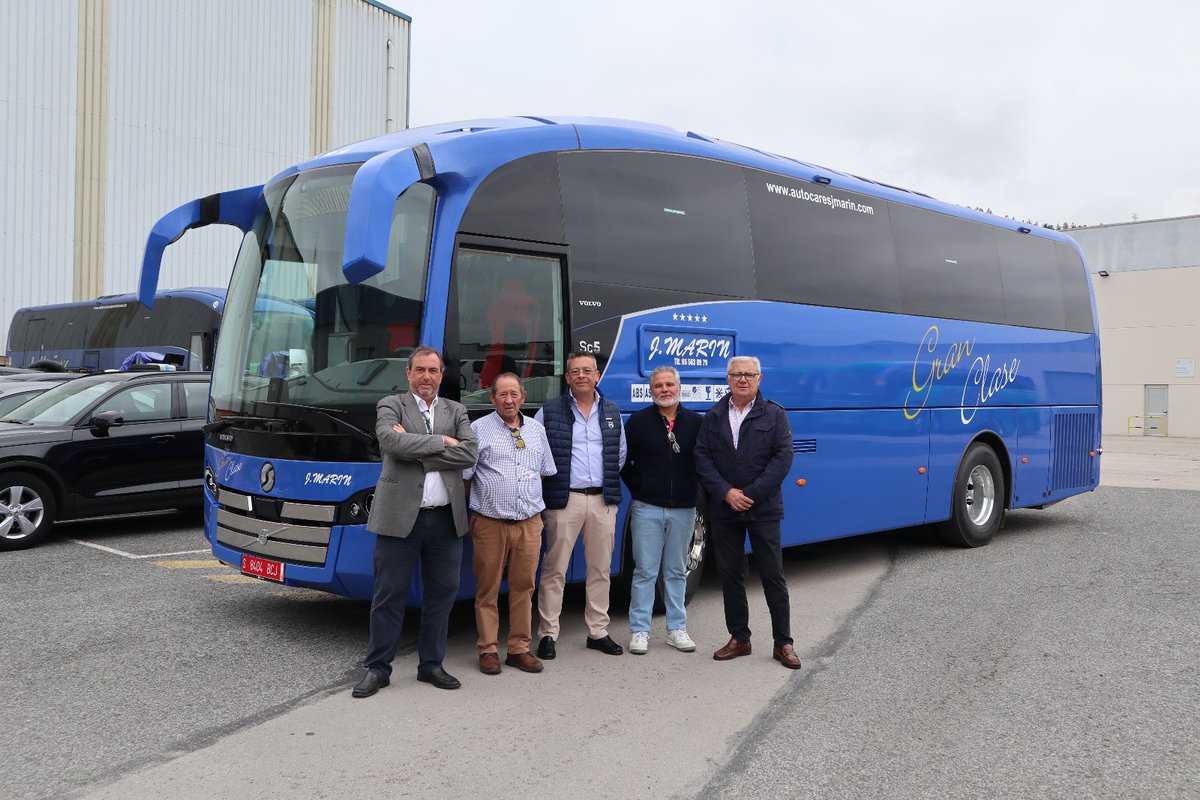 Nueva entrega de un #SC5 10m. a <a href="/AutocaresJMarin/">Autocares J.Marin</a> Gracias por su confianza. En la imagen, Jorge Caballero (Sunsundegui), Joaquín Marín (J.Marín), Vicente Sotomayor y Fernando Guzmán (<a href="/veinsuroficial/">Veinsur</a>) y José María Agustí (Volvo España).
#Calidad #sunsundegui #volvobuses