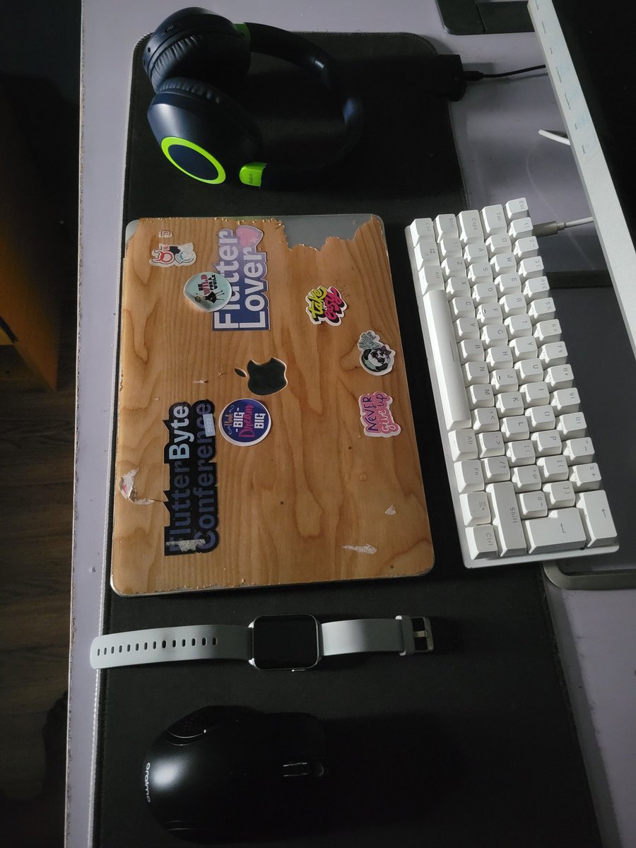 jeremytechie's tweet image. Ready to tackle the day! ☕️💻 

The coffee?? NEVER MIND 

My trusty Equipments and I are ready to dive into some exciting work. 

Let's see what code wonders we can create today! 💡

#developerlife #codingadventures #productivitymode @_buildspace
@buildinpublic