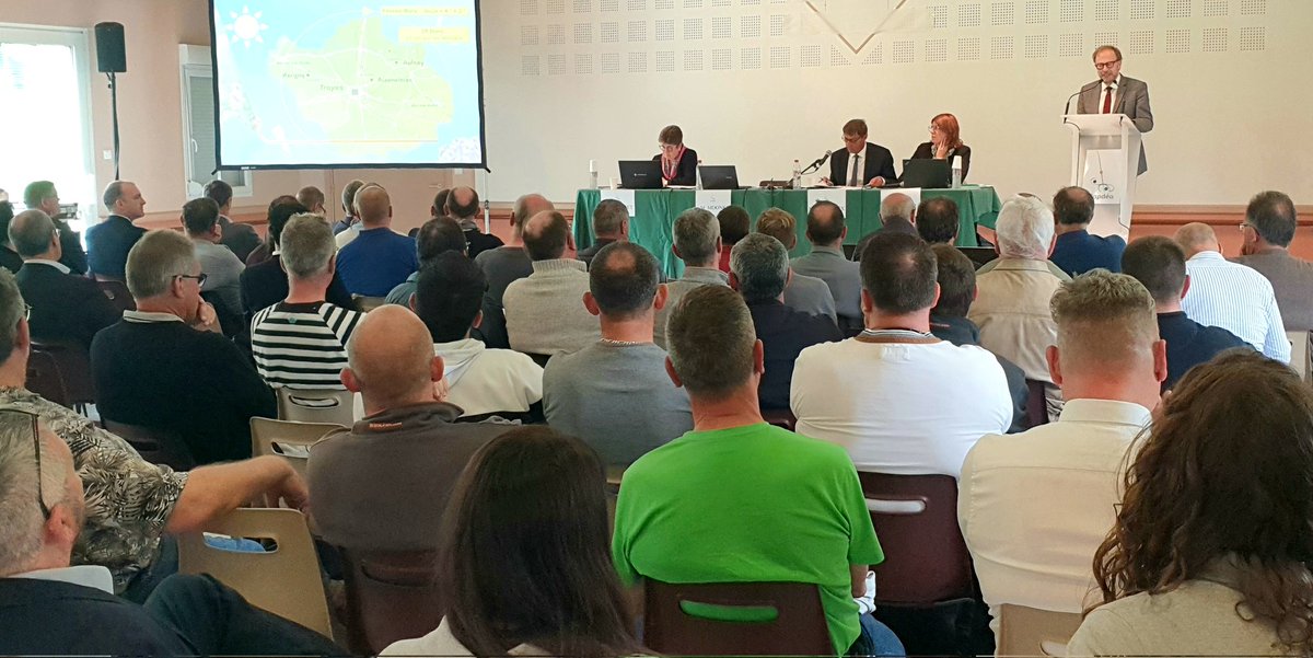 Moment essentiel dans la vie d'une coopérative, c'est parti pour l'assemblée générale de la section ouest de <a href="/capdeadeshy/">Capdéa</a> à Avant les Marcilly. ☘🐝☘🐞☘🦋☘
<a href="/lacoopagricole/">La Coopération Agricole</a> #luzerne #coopérative