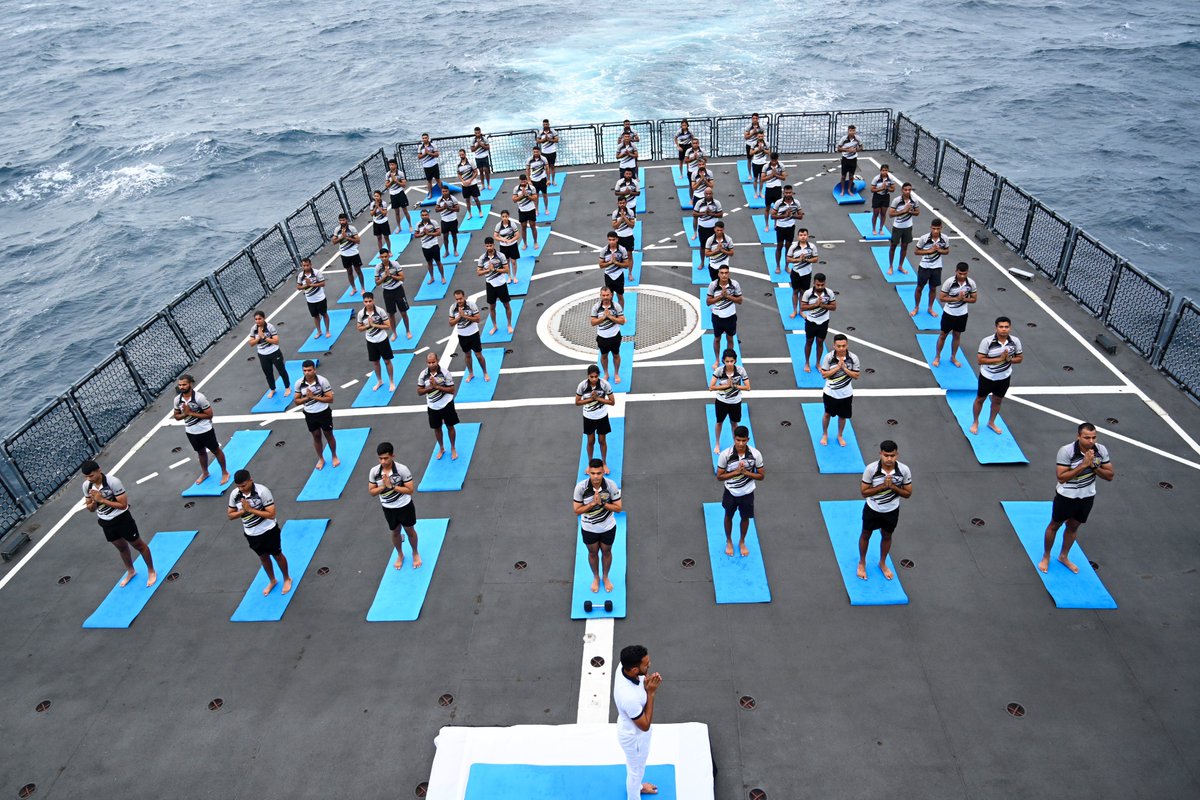 IN_WesternFleet's tweet photo. βLetβs twist, stretch and meditate for a healthier tomorrowβ #SwordArm #FitNavy #InternationalDayofYoga
@DefPROMumbai
@IN_WNC
@indiannavy
@IndiannavyMedia https://t.co/YW4xaDL0Oe