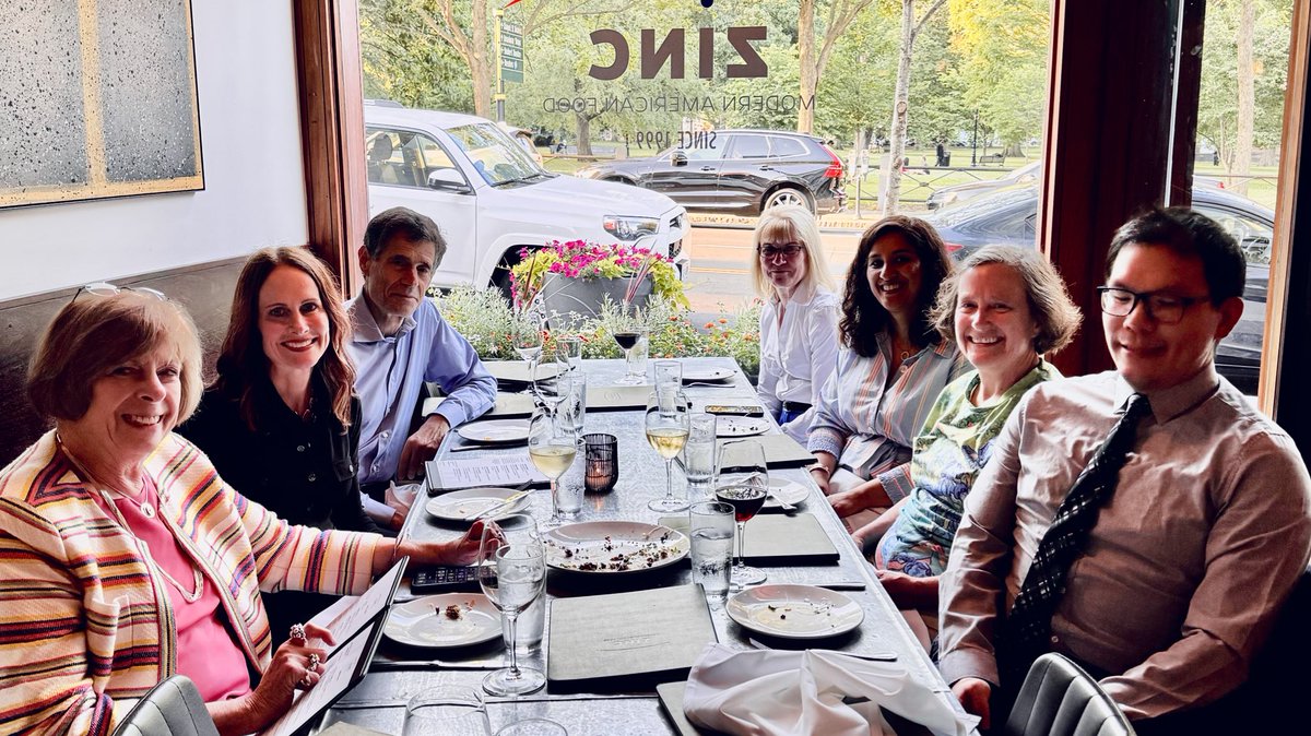 So meaningful to be the #DrRosemarieFisherVisitingProfessor at <a href="/YaleDigestive/">Yale Digestive Diseases</a>. 

<a href="/RFisherDoc/">rosemarie fisher</a> is an icon in #GI and #MedEd, paving way for #WomenInMedicine. 

Our backgrounds leading in #GME and for <a href="/acgme/">ACGME</a>, <a href="/AmCollegeGastro/">ACG</a> and <a href="/ACPIMPhysicians/">ACP</a> highlighted our kindred spirits! 😊