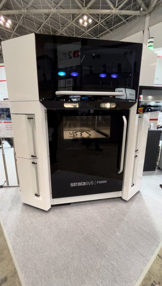 3Dtenten's tweet photo. 次世代3Dプリンタ展、面白かったけど10,000歩も歩いたから疲れた

産業用プリンタっていくらなんだろ？ https://t.co/N2R0AfYMKU