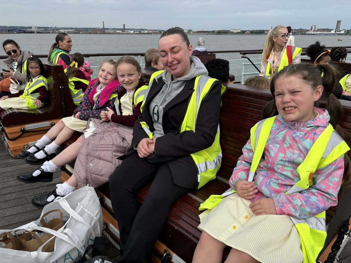 MrsGriffalo's tweet photo. Thankfully we made our 10am Ferry Sailing x https://t.co/1714JIuOrv