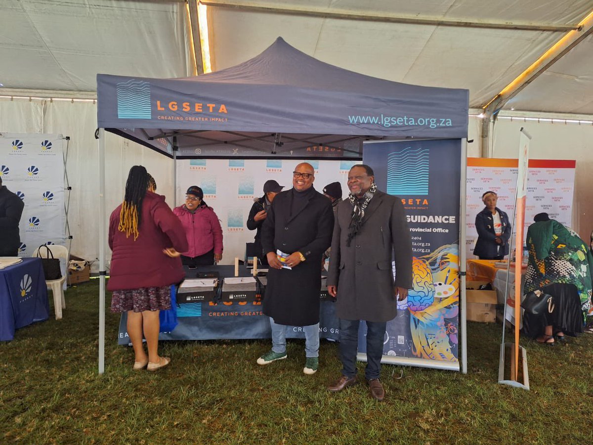 LGSETA_official's tweet photo. 1/2 On Youth Day, the our EC office supported the EC Office of the Premier at their Provincial Youth Day Commemoration and Skills Development Investment Launch.
The launch was held at in eziHlahleni Village.
#YouthMonth #LGSETAOnTheMove #CreatingGreaterImpact https://t.co/4k95HOVEzQ