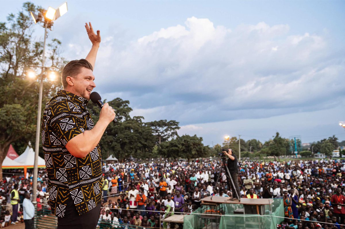 cfaneu's tweet photo. It was “Holy Spirit Night” in all three locations where CfaN is currently conducting Gospel Campaigns in Uganda. God is moving in a mighty way in Uganda right now!
Testimonies and photos here: https://t.co/jLL4if3KBY https://t.co/qcfWrA1JUI