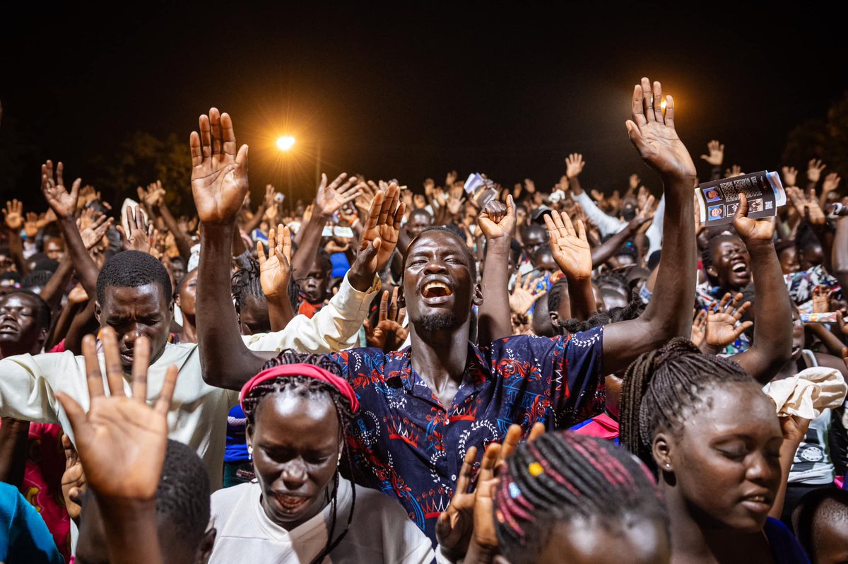 cfaneu's tweet photo. It was “Holy Spirit Night” in all three locations where CfaN is currently conducting Gospel Campaigns in Uganda. God is moving in a mighty way in Uganda right now!
Testimonies and photos here: https://t.co/jLL4if3KBY https://t.co/qcfWrA1JUI