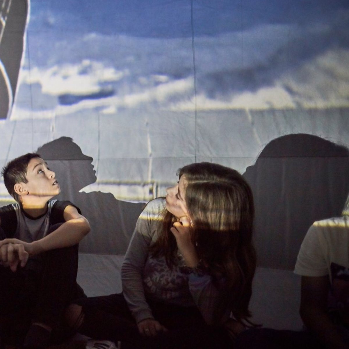 explora360's tweet photo. Curs 2024-25. Planetari immersiu per #Secundària a l'#Escola o l'#institut.
Diferents sessions per treballar conceptes més abstractes de l'Astronomia. 

📩 projectes@explora360.com

A Educació Secundària, si ens apassiona el que aprenem, som imparables! 🚀 https://t.co/QKGwPy472J