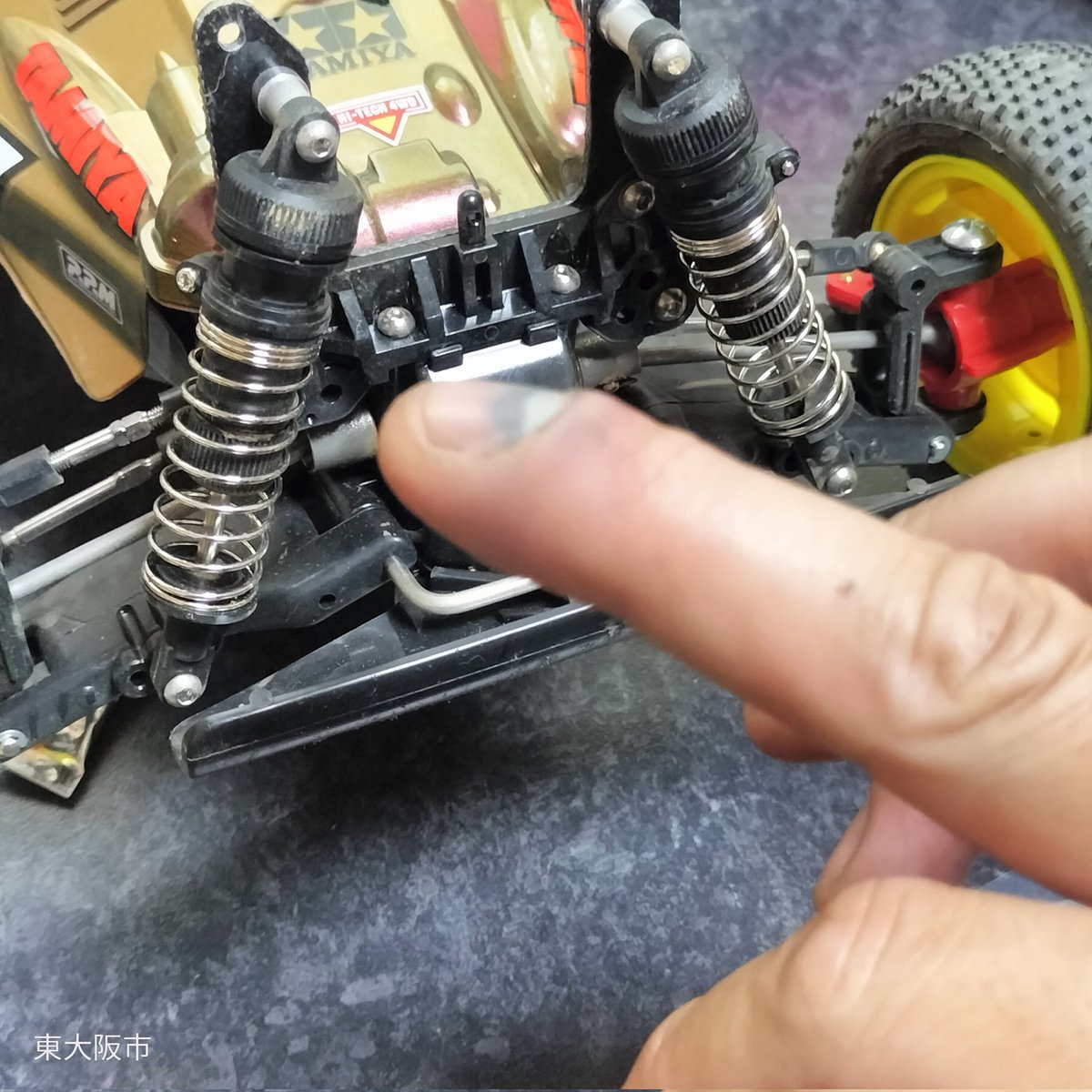 Sonami551's tweet photo. ラジらぼさんのトップフォース用現行ダンパー用カーボンマウントが到着!😍
めちゃめちゃカッコよすぎる!
前後3mm厚!
フロントは高さが低く現行のバギー用フロントダンパーがジャストサイズみたい!こんなの待ってましたー🤩
指痛いので病院行きます😅
#トップフォース
#ラジらぼ
#RCLaboratory https://t.co/DS9sxjW1di