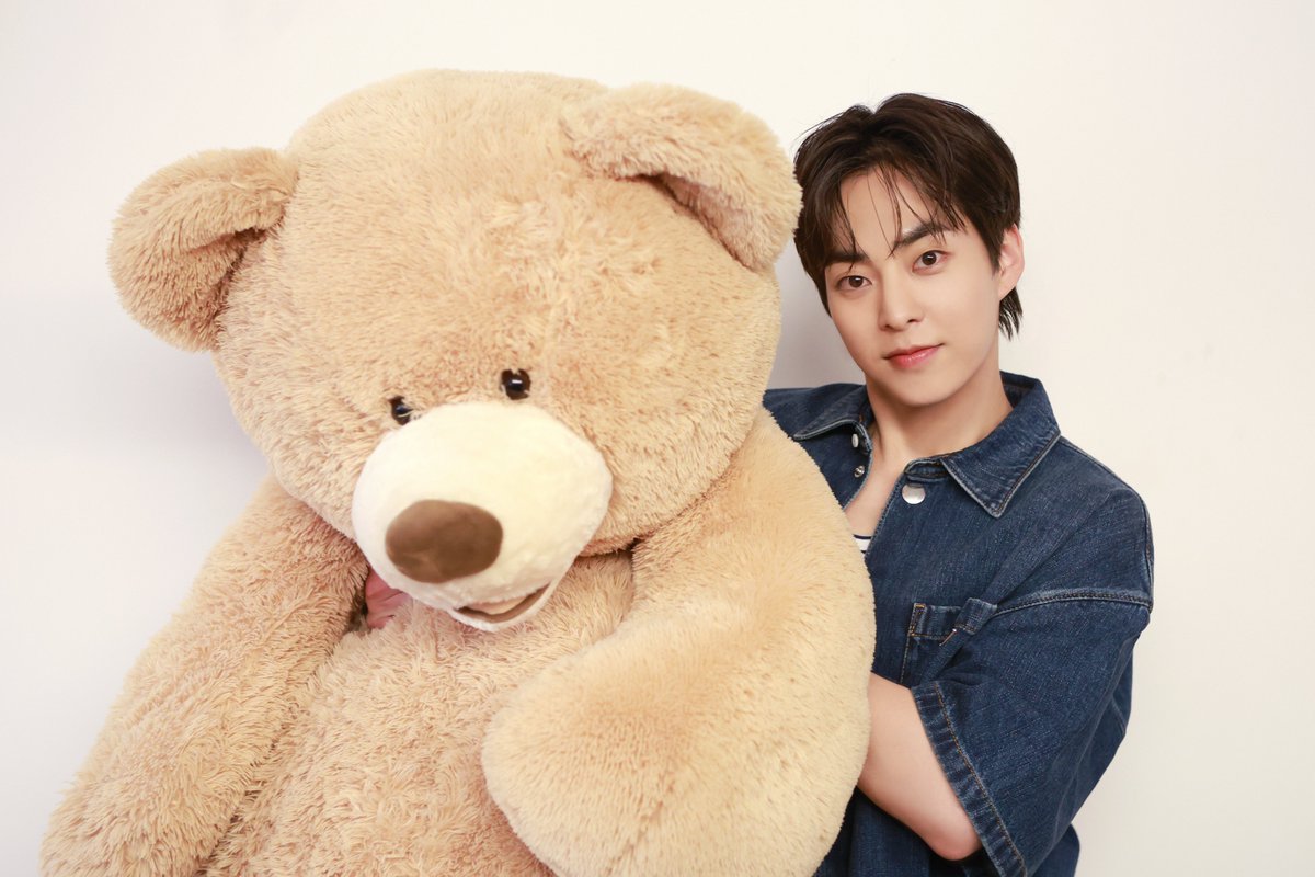 📸 deling magazine Behind Photo

weverse.io/xiumin/media/0…

#시우민 #XIUMIN #deling