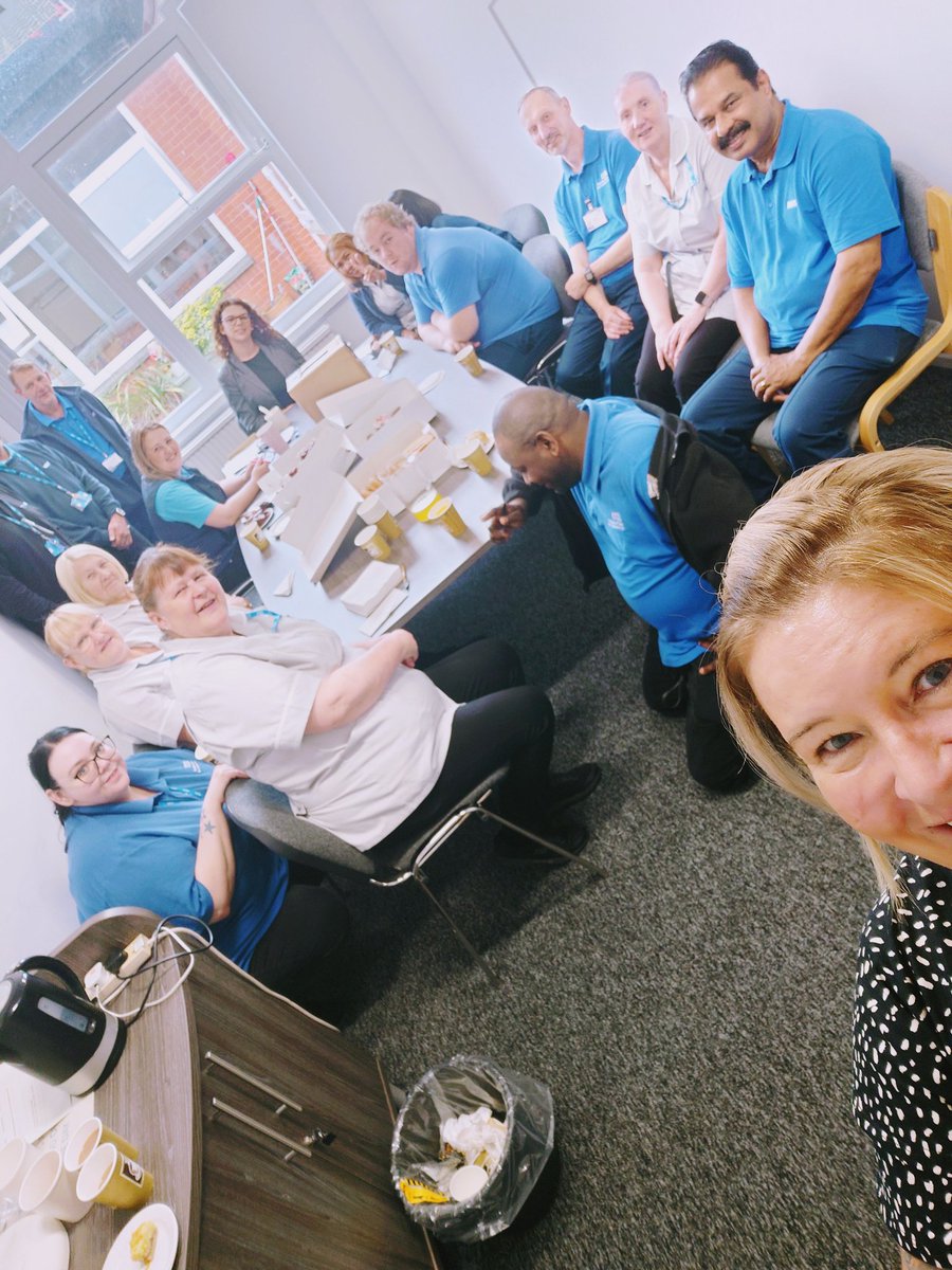 fidelma_delly's tweet photo. #nationalhealthcareestatesandfacilitiesday   Pennine care.  Beautiful recognition for my team facilities  south division, from Anthony Hassel ,Nicky tamis Steve Jameson and Stephanie Rowe catteral.   😊  Thank you everyone enjoyed the cakes  @ stepping hill hospital 🏥. https://t.co/PtdLFIb963