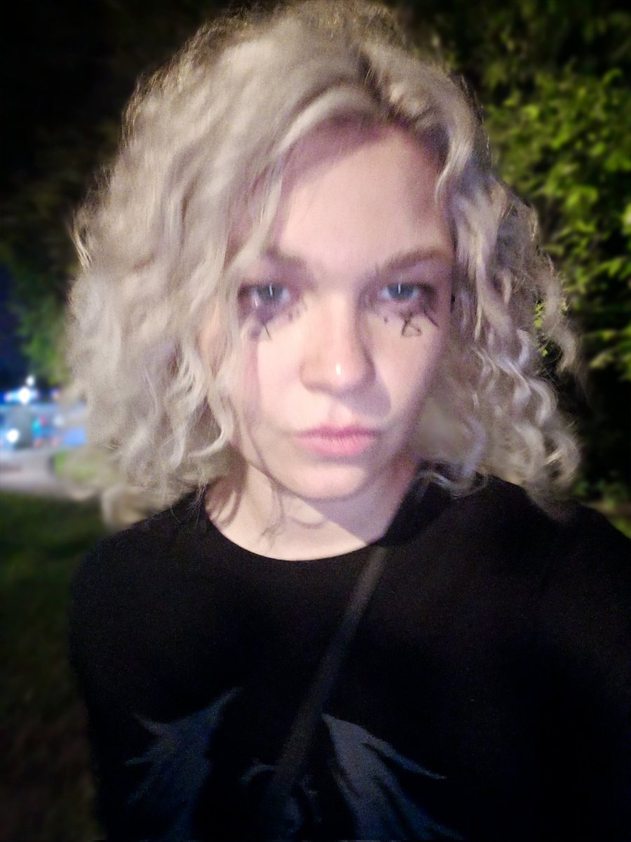 BlackGleeman's tweet photo. Двадцатипятилетняя кринжулька выперлась с последнего испытания в 2024, пиздец https://t.co/HFbfivhrnu