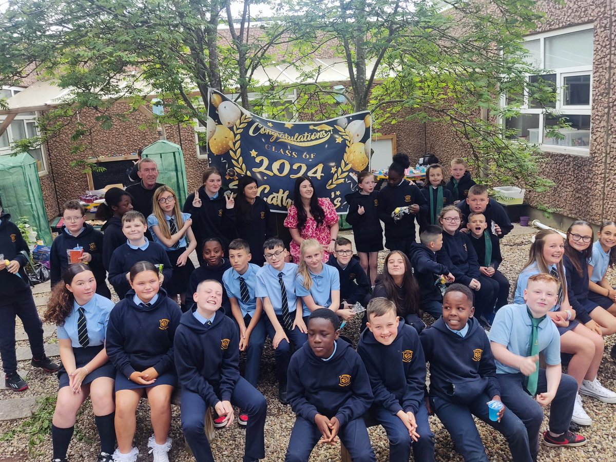 stcatherinespsy's tweet photo. Our P7s had a wonderful day yesterday.  Beginning with Father Ryan leading us in a lovely Leavers' Mass, followed by the Parent Council providing some treats in the garden and Morgan organising the Leavers' celebration.  Thank you to everyone involved. 🥰⭐️🤩⭐️🥰 https://t.co/7UVw9nTydW