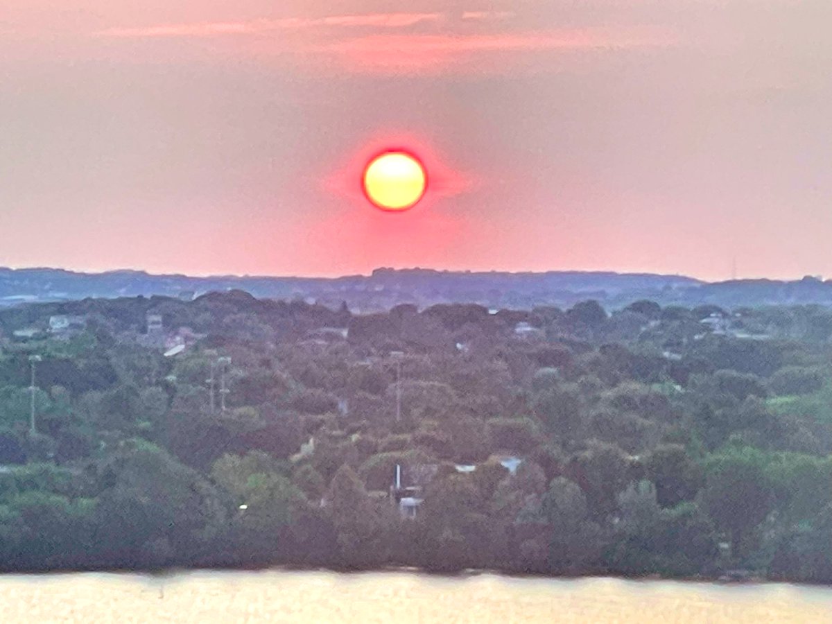 peterpayackpoet's tweet image. #Red #hot #sweltering #Sunrise #Wednesday #Heat #wave #Fresh #Pond #daybreak #boston #Skyline 
#Cambridge @ericfisher
@Pamelanbcboston
@ShiriSpear
@Met_CindyFitz @laabs
@weatherchannel @PeteNBCBoston
@NewEnglandInfo @sarahwroblewski
#followingnecn @antoinetteA
@Pamelanbcboston