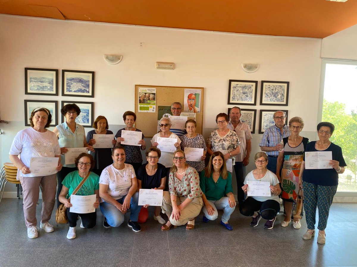 AEngloba's tweet photo. 🤝 ¡Conectando vidas con el programa LAZOS! 🤝
En la Comarca de Los Vélez, Almería, estamos llevando a cabo actividades y talleres para mejorar habilidades sociales y redes de apoyo. Gracias a todos los que participan y colaboran con nosotros. 🙌❤️
#AEngloba #ProgramaLAZOS https://t.co/qbpNWyGfyQ