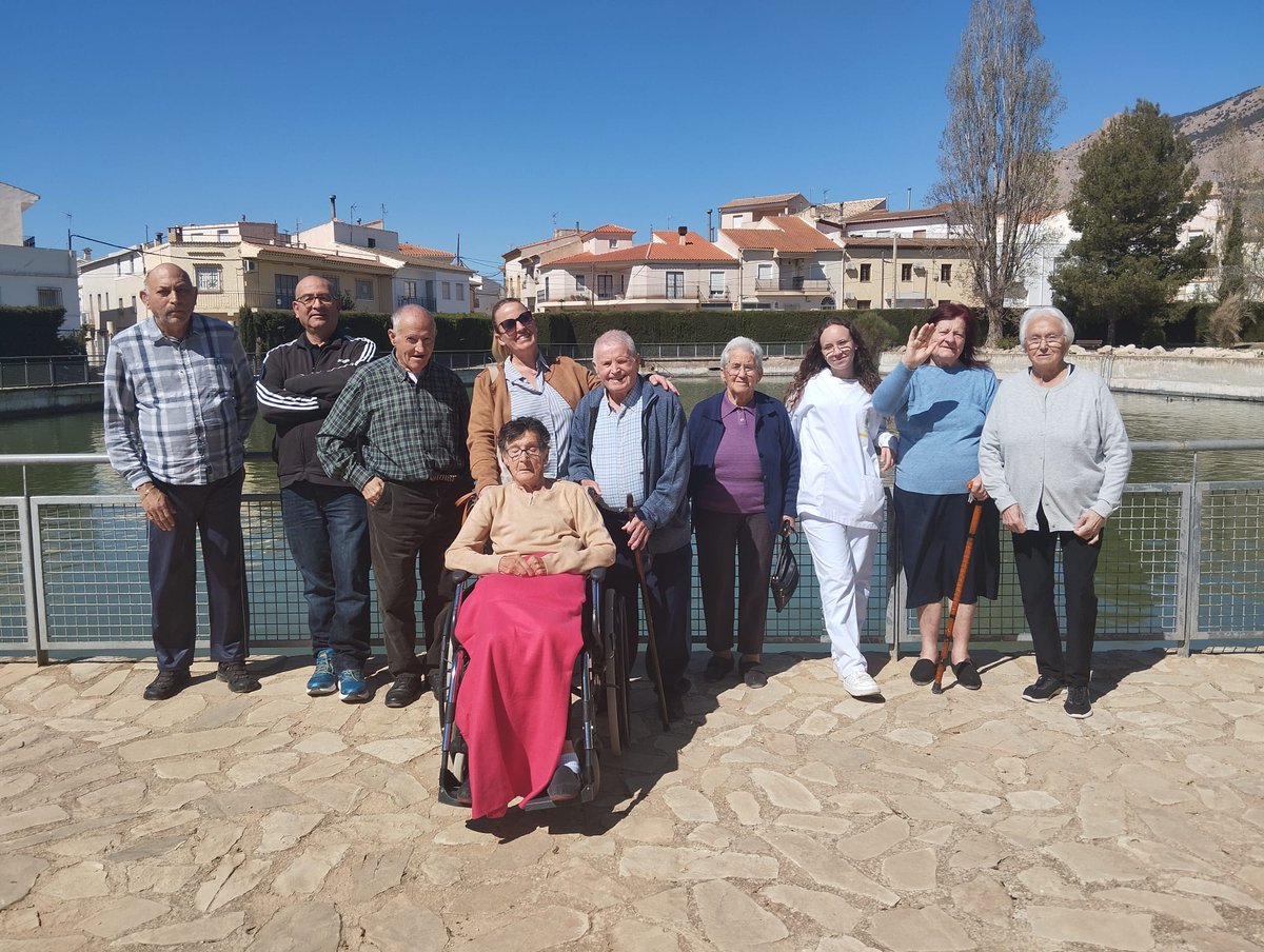AEngloba's tweet photo. 🤝 ¡Conectando vidas con el programa LAZOS! 🤝
En la Comarca de Los Vélez, Almería, estamos llevando a cabo actividades y talleres para mejorar habilidades sociales y redes de apoyo. Gracias a todos los que participan y colaboran con nosotros. 🙌❤️
#AEngloba #ProgramaLAZOS https://t.co/qbpNWyGfyQ