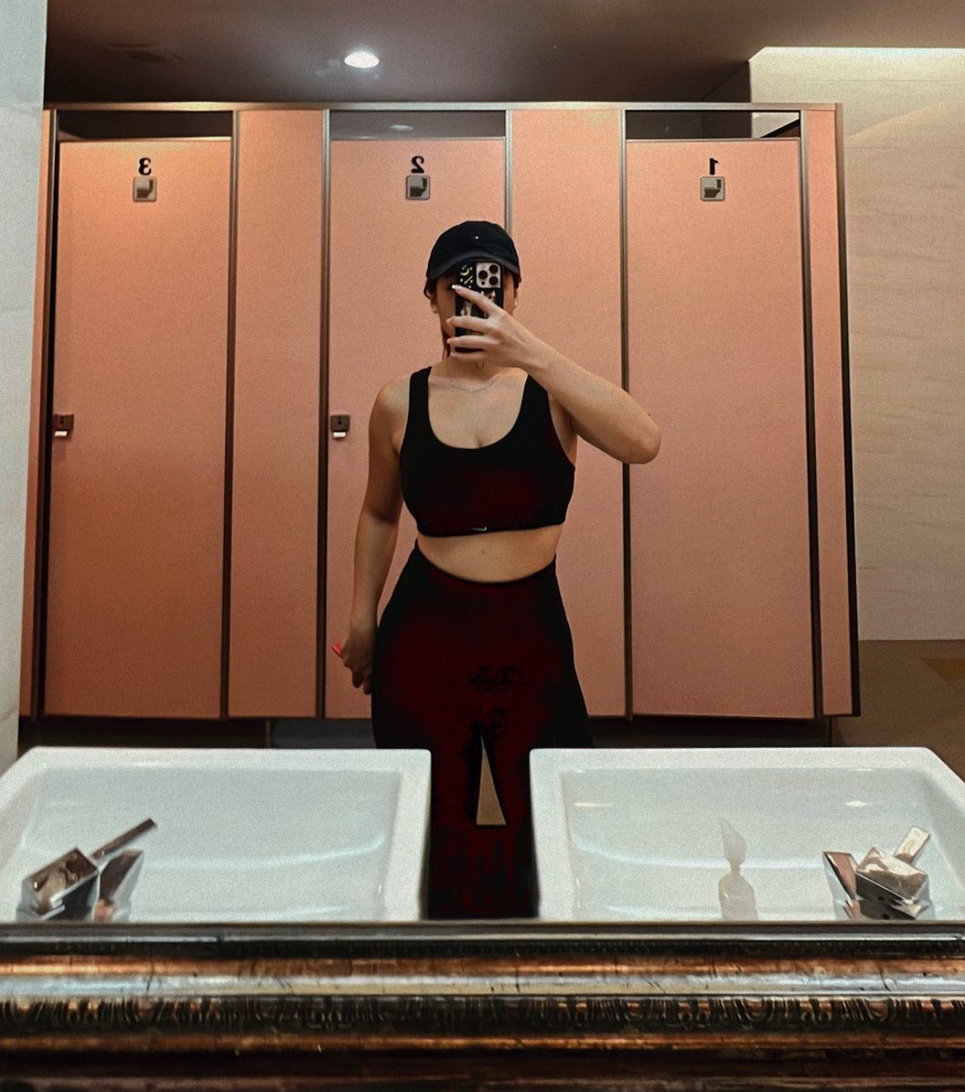 子嘉 🍑Christina tweet media