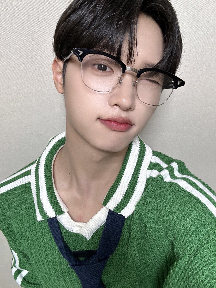 [⏰]
잠시 후 tvN STORY '벌거벗은 한국사'에 손동표가 출연합니다!
동표와 함께하는 유익하고 재미난 한국사 공부 시간👓

#미래소년 #MIRAE
#손동표 #SONDONGPYO
#tvNSTORY #벌거벗은한국사