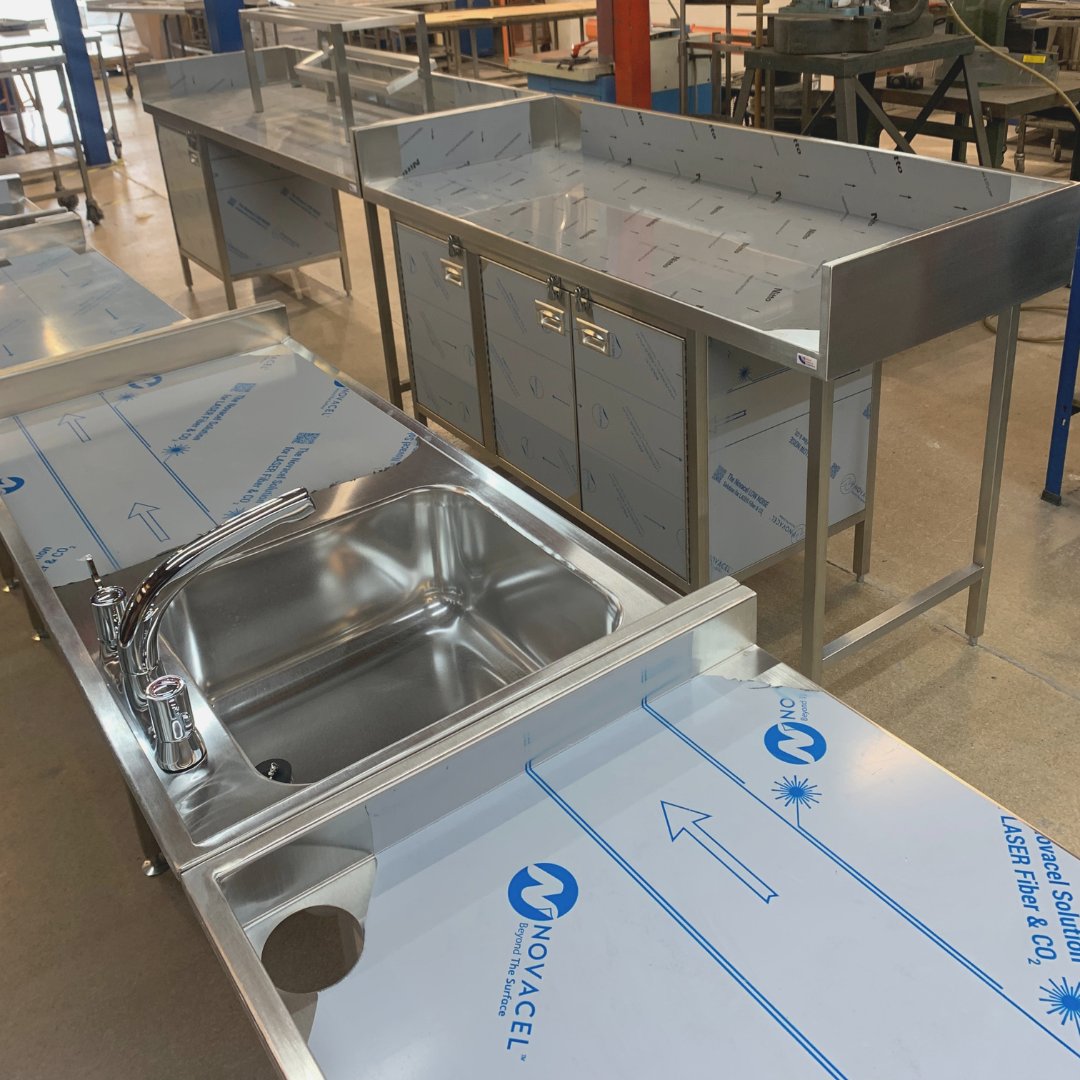 TargetCatering's tweet image. Another great installation completed by the Target team,🎯 for the GWSR train carriage renovation 🚂👩‍🍳🍛

Bespoke made stainless steel catering equipment 🔥 manufactured in our Target factory based in Gloucestershire. 

Designed, 🧑‍💻 Manufactured, 👨‍🏭 &amp;amp; Delivered 👷‍♂️