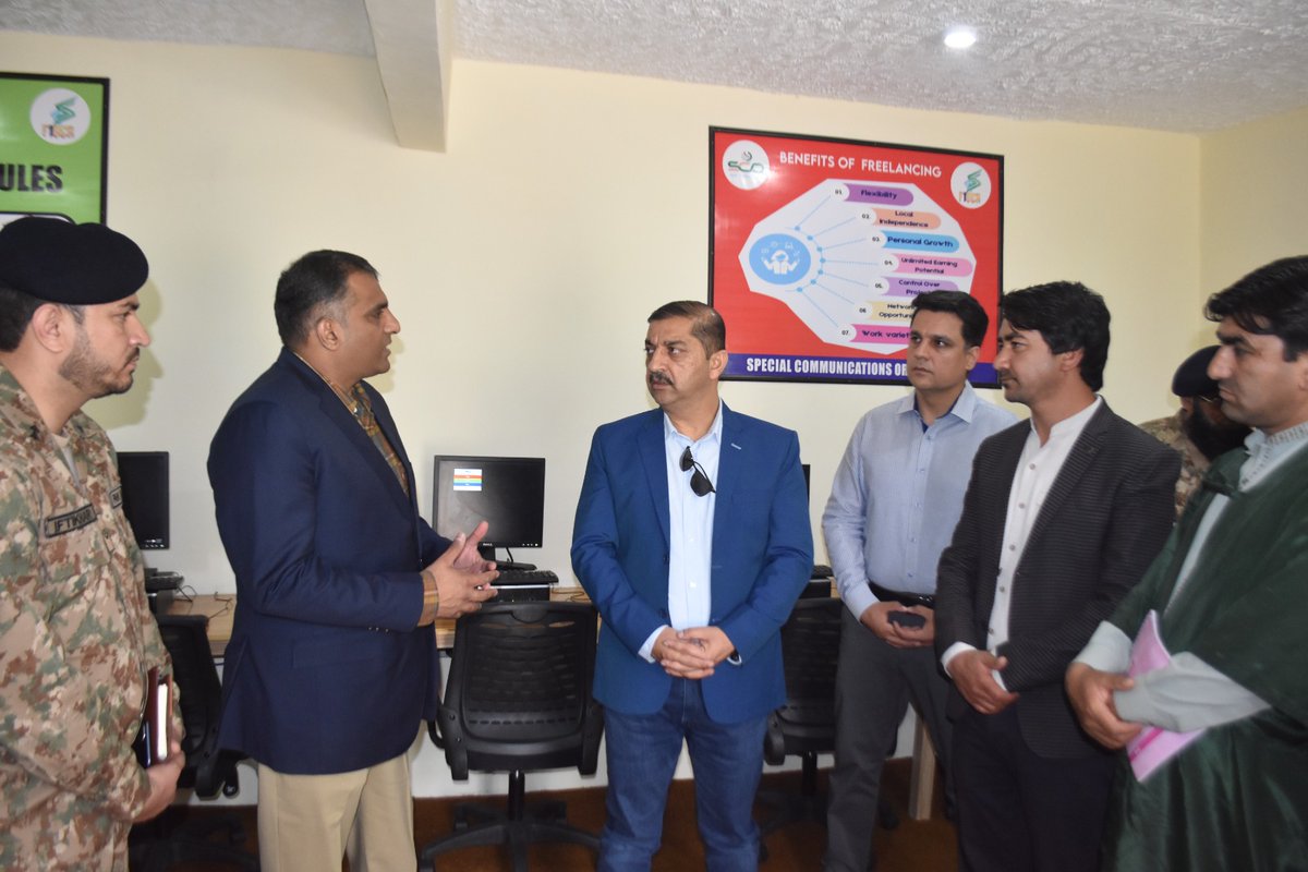 Shafaqkazmi's tweet photo. #DG_SCO inaugurated Mini Freelancing Hub at Fatimah Jinnah Women College. The facility will provide a supportive space for women to unleash their talents and thrive in the freelance world. Let's break barriers together

#PakistanZindabad https://t.co/NUmLsQNrkk