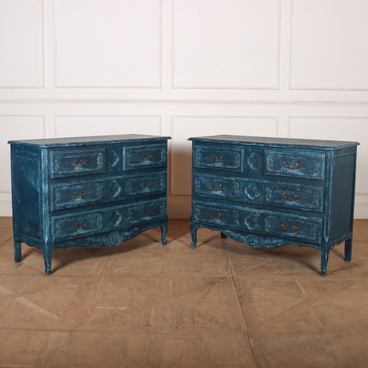 ArcadiaAntiques's tweet photo. Pair of early 20th Century French painted oak commodes. 1930.
Price: £3,650
https://t.co/1M0gUxEHJo
#PaintedCommodes #FrenchCommodes #20thCenturyCommodes https://t.co/IEh3Lz4oza