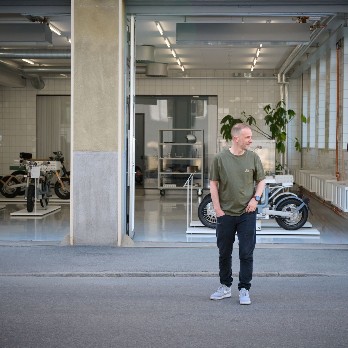 miguelecabrera's tweet photo. 🛵Cake again:
The @ridecake journey continues!
Swedish maker of premium lightweight electric mopeds and motorcycles has a new owner and team, and they're reopening headquarters and the Stockholm brand store.
Press Release: https://t.co/29AwTip8Fz
#emobility #emoped #bikes https://t.co/ZAGZH1YqJw