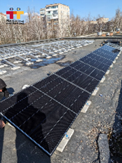 #Ukraine 🇺🇦 ­| le <a href="/CdCMAE/">Centre de Crise et de Soutien</a> soutient un projet d'<a href="/ESF_ONG/">Electriciens sans frontières</a> qui met en œuvre une réponse aux besoins énergétiques du pays  avec l’installation d’équipements hybrides dans 60 structures (hôpitaux, écoles), qui s’inscrit dans une logique durable et en partie décarbonisée.
1/3