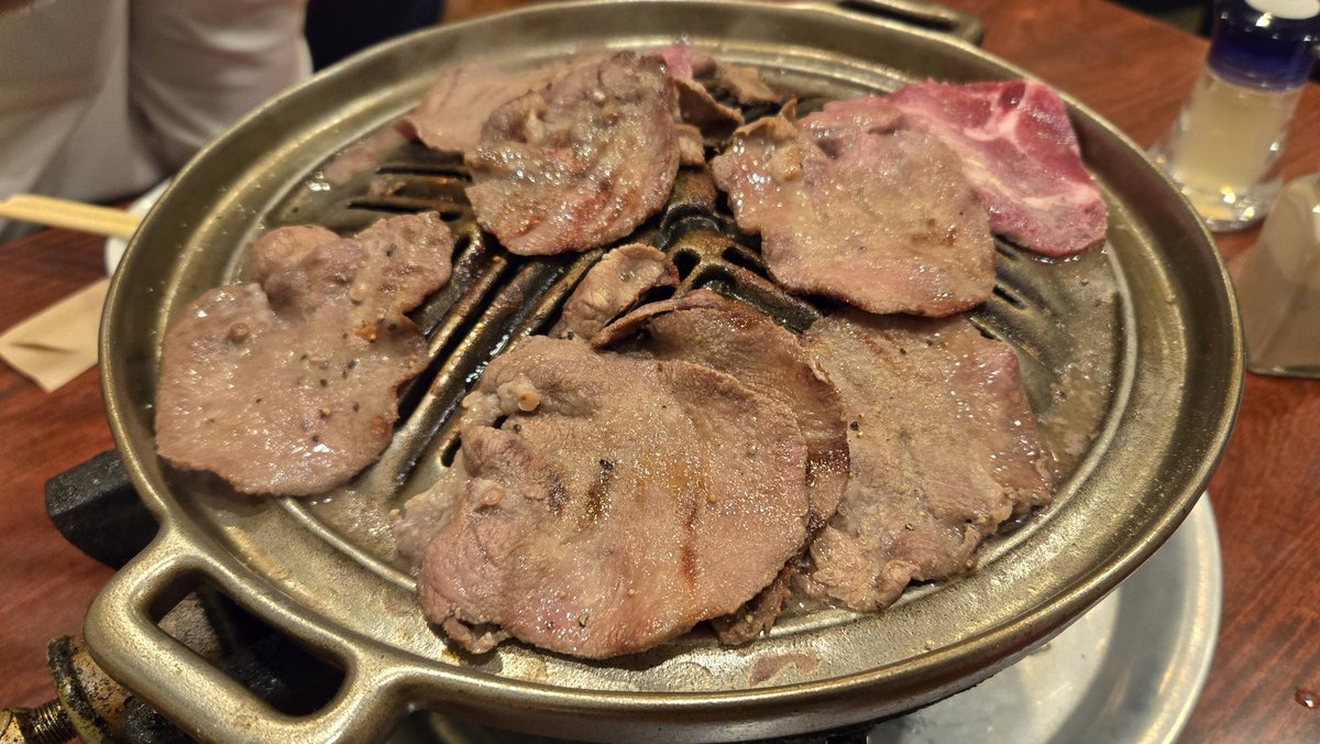 dqx_tetsu's tweet photo. 今夜は東寺の｢はやし｣で焼肉🐸🥓
#晩酌
#焼肉
#はやし
#東寺 https://t.co/kUV79qmgpH