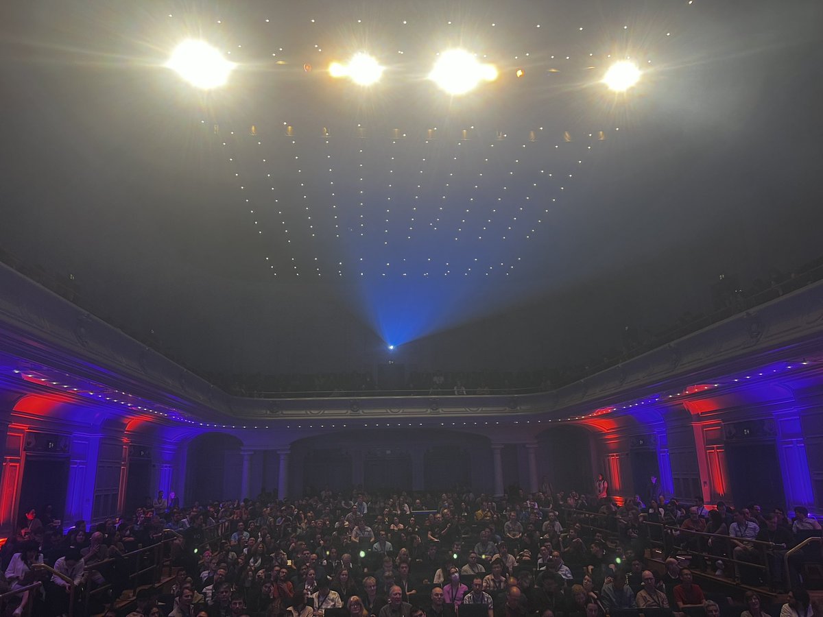 This is what a session chair sees—or rather, not see—from the stage. #ExoplanetsV #Exoplanets5 #Leiden