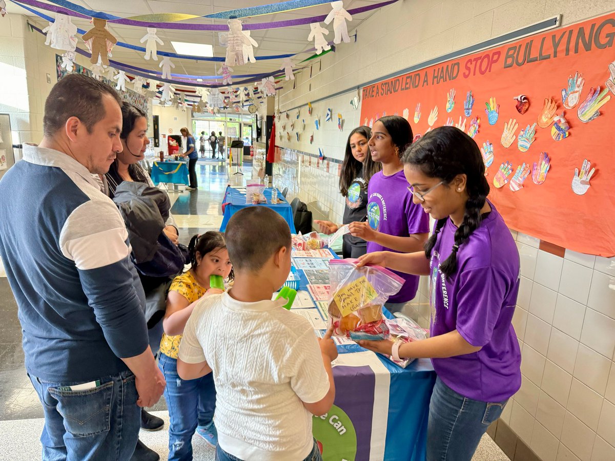 joinnest4's tweet image. Happy to have hosted a booth at @ForestGroveES&apos;s #Traditions Night to share #communityresources &amp;amp; connect w/ many #families! #Resources are the building blocks of #communities &amp;amp; by sharing #support, we can #empower everyone to thrive!❤️ #NEST4US #Kindness nest4us.org